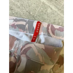 Spanx NWOT Jean-ish Ankle Leggings Womens Medium Floral Camo Print Pull On Denim thumbnail 5