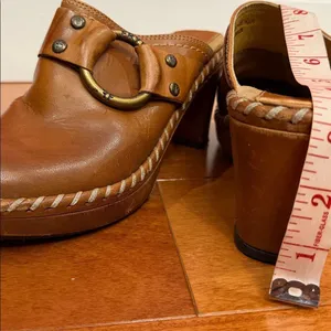 Frye Women’s Charlotte Ring Brown Distressed Heeled Clogs Mule Shoes Size‎ 5.5 thumbnail 8