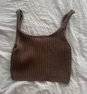 Aritzia Wilfred Cropped Sweater Tank thumbnail 1