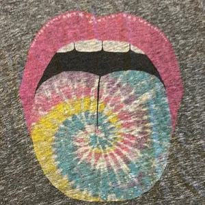 Lauren Moshi Women’s Gray Graphic Tee with Colorful Lips Design - Size XS thumbnail 2