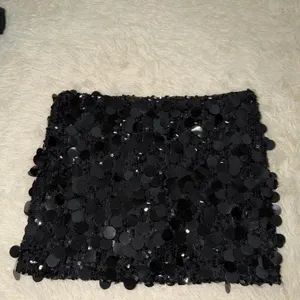 Edikted Sabina Black Low-Rise Sequin Mini Skirt Size XS Black thumbnail 2