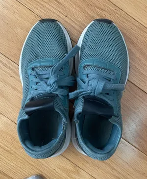 Green Adidas Sneakers thumbnail 1