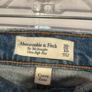 Abercrombie‎ & Fitch Ultra High Rise 90s Straight Curve Love Blue Jeans thumbnail 2