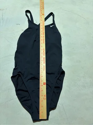 Nike hydrastrong Women’s Black One-Piece Swimsuit 12 thumbnail 5