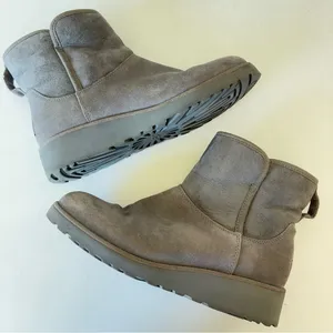 Ugg Kristin Gray Suede Leather Ankle Boots Women’s Size 9 thumbnail 4