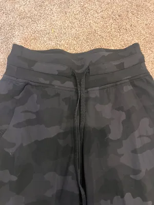 Lululemon High-Rise Joggers thumbnail 2