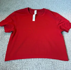 Lululemon top thumbnail 1