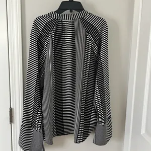Ann Taylor multi-pattern black and white blouse in size Large thumbnail 5