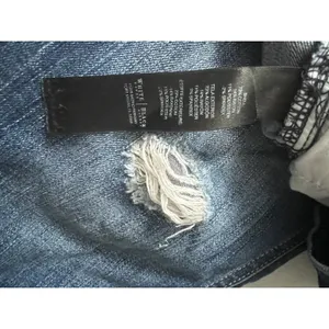 White House Black Market WHBM 6R Slim Ankle Jeans Distressed Medium‎ Wash Blue thumbnail 10