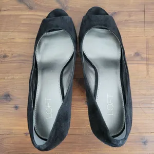 Loft Womens Shoes Size 8M Black Leather Slip-On Peep Toes Velvet Wedge Heels thumbnail 2
