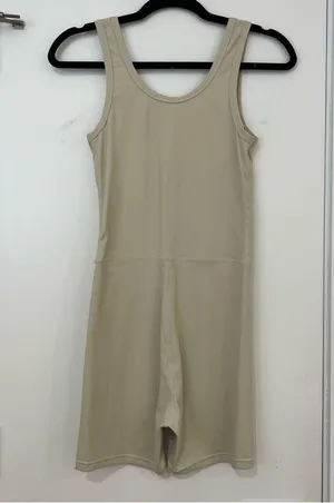 Set Active Shorty Suit in Oat Milk thumbnail 7