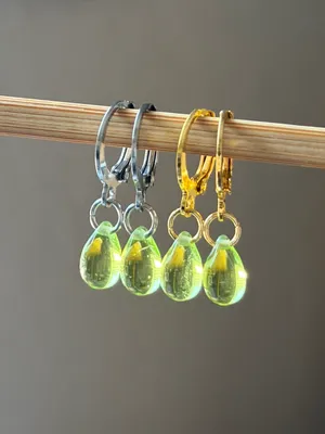 Handmade green mini teardrop Czech glass simple minimalist earrings💚 thumbnail 7