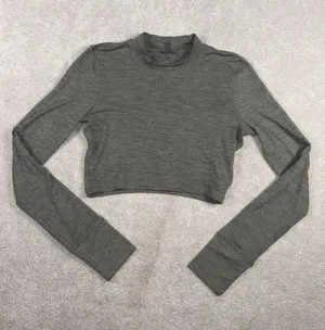 vuori womens long sleeve crop lux‎ tee dusty pine heather Xs thumbnail 1