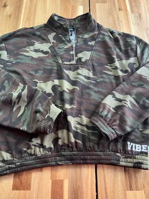 Justify Camo Quarter Zip Pullover Sweatshirt Size L Vibes Graphic thumbnail 1