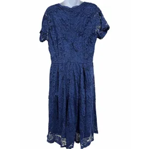 Women,s Floral Lace Midi Dress Size 2x. H thumbnail 5