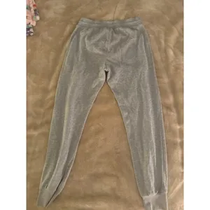Friends TV Show Heather Grey Joggers Sweatpants Graphic Logo Women Small (C) thumbnail 2