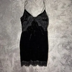 Topshop Black Velvet Lace Trim Slip Dress Mini Spaghetti Strap Party Dress US 6 thumbnail 2