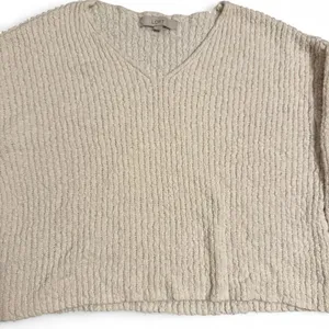 Women’s Loft Light Cream White Casual Long Sleeve V Neck Sweater thumbnail 3
