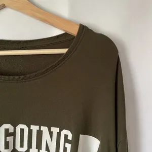 Get going chase your‎ dreams always brown green crewneck sweater casual comfort thumbnail 3