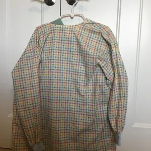 Women’s size large scrub top and jacket thumbnail 8