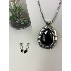Beautiful Jewelry Set Black thumbnail 2