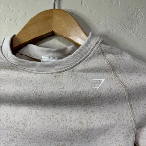 GymShark Crop Top Athletic Top - Size XS Color: Creamish Color thumbnail 3