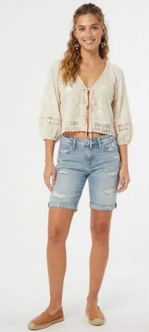 Abercrombie & Fitch Mid Rise Distressed Denim Bermuda Shorts Size 6 / 28 thumbnail 1