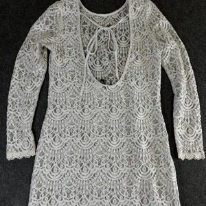 H&M Divided White Lace Maxi Dress Long Sleeve Open Back Side Slit Size 8 thumbnail 9