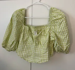 H&M Green and white gingham puff sleeve smocked crop top NWT medium thumbnail 1