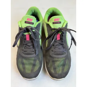 Nike Revolution 3‎ Women's Gray/Neon Pink/Green Size 9.5 Mesh Lace Up Running thumbnail 2