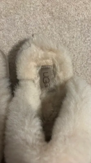 Platform UGG Slippers size 7 thumbnail 3