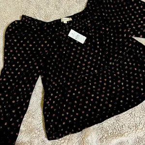 LOFT-AnnTaylor Long sleeve peasant top Size S thumbnail 1