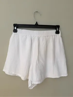 Atmosphere White Shorts Size 6 NWOT thumbnail 2
