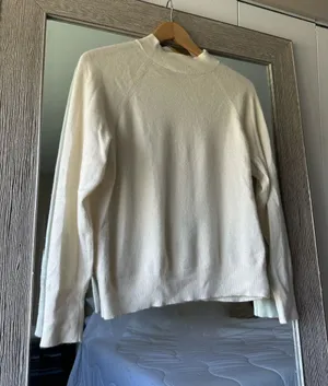 Everlane 100% Cashmere Ivory Crew Neck Sweater Size Large thumbnail 1