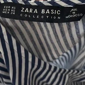 Zara Navy and White Striped Blouse Poplin Bell Sleeves Pearl Accent 3/4 Sleeves‎ thumbnail 7