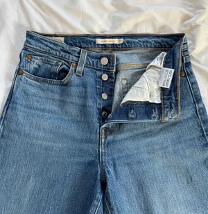 Levi’s Wedgie Straight Jeans thumbnail 4