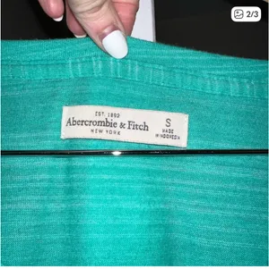 Abercrombie & Fitch Green / Teal Long Sleeve V-Neck Top thumbnail 2