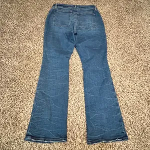 LOFT The Boot Mid Rise Bootcut Jeans Medium Wash Blue Size 28‎ 6P Petite thumbnail 5