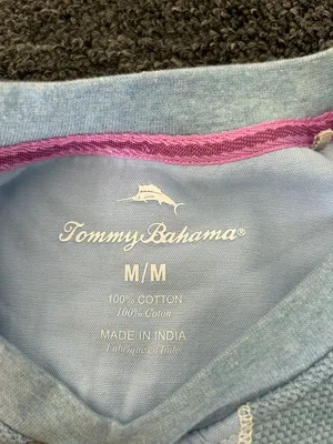 Tommy Bahama 100% cotton light blue crewneck top. Size medium. thumbnail 4