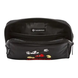 Lululemon Everywhere Belt Bag Sold Out Style Disney Mickey Mouse Black 1L thumbnail 8