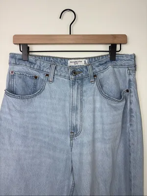 Abercrombie The Loose Jeans Curve Love Women’s Size 30 10 Short High Rise Light thumbnail 4