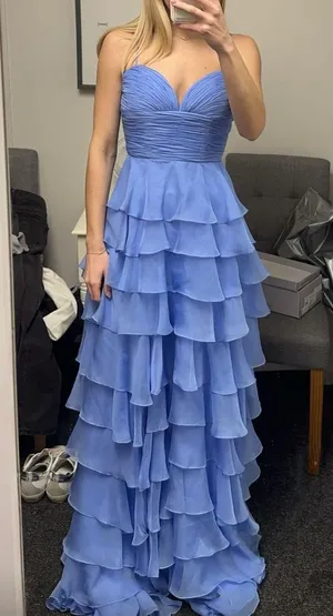 Sherri Hill Prom Dress 2025 thumbnail 1