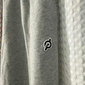 Peloton Women’s Gray Soft Fleece Sweatpant Size Medium thumbnail 3