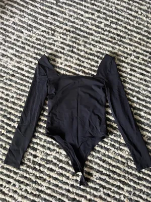 Aritzia Babaton Bodysuit Contour Long Sleeve thumbnail 3