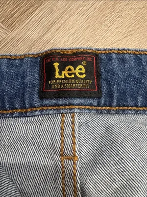 Lee Women's High Rise Cut Off Jean Shorts 4 Inch Inseam Size 14 Stretch thumbnail 2