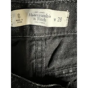 Abercrombie & Fitch Black Distressed Cut Off Jean Shorts Women’s Size‎ 6/28 thumbnail 7