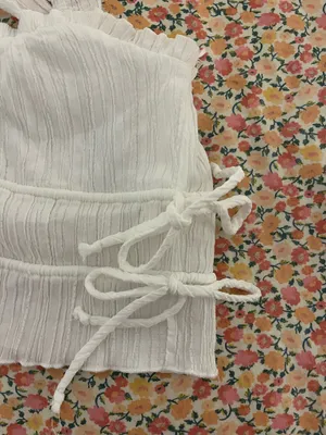 Boutique white crop top thumbnail 3