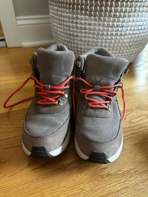 TOMS boots thumbnail 2