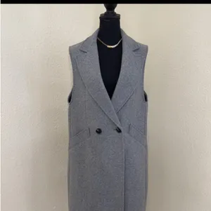 Zara Cream Trousers with Gray Sleeveless Coat thumbnail 7