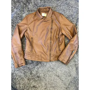 Universal Threads Brown Faux Leather Jacket‎ Women’s Size Medium thumbnail 3